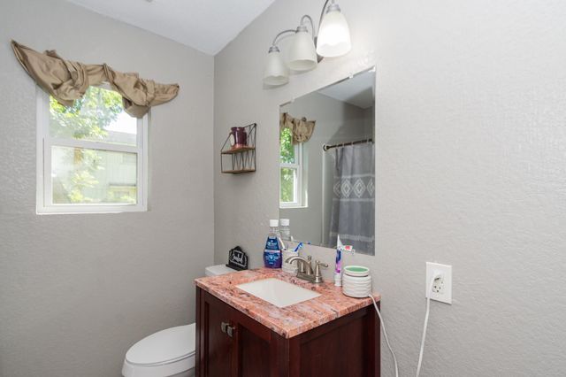 706 E New York Street, Brazoria, TX 77422