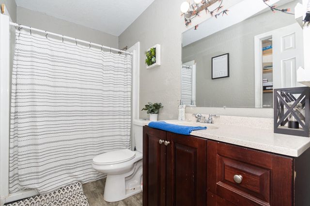 706 E New York Street, Brazoria, TX 77422