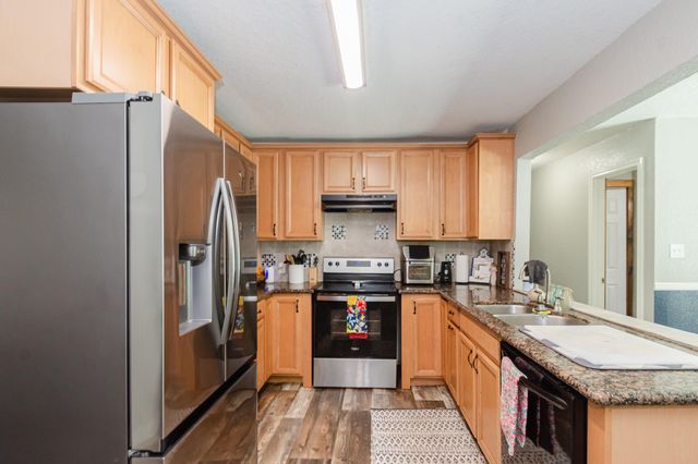 706 E New York Street, Brazoria, TX 77422