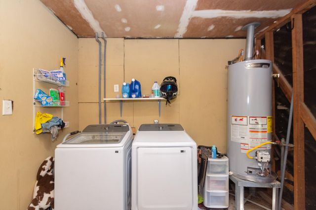 706 E New York Street, Brazoria, TX 77422