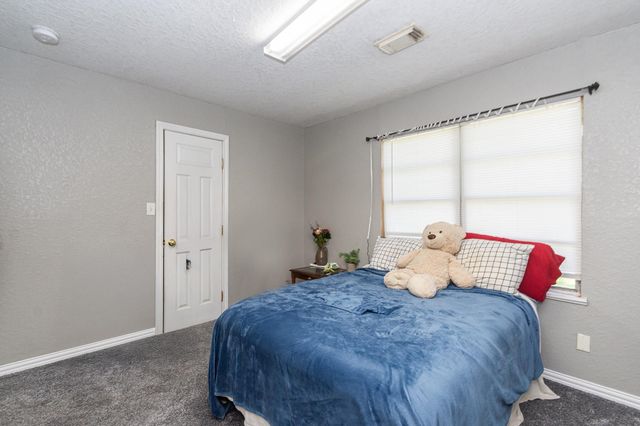 706 E New York Street, Brazoria, TX 77422