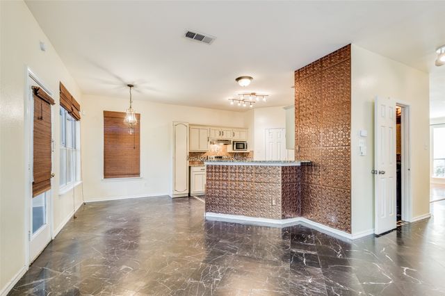 911 Harwood Court, Euless, TX 76039