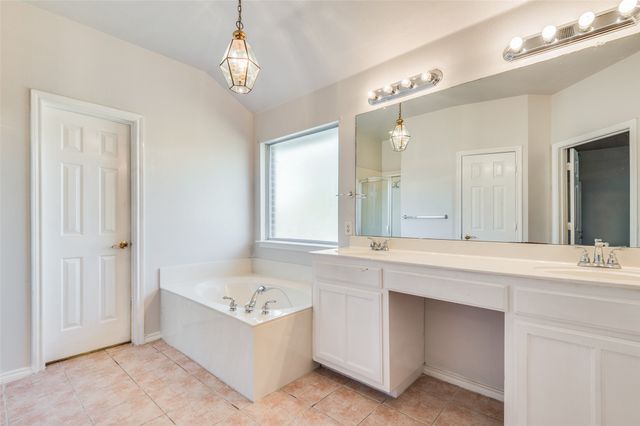 911 Harwood Court, Euless, TX 76039