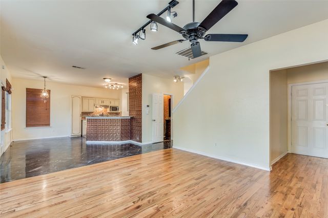 911 Harwood Court, Euless, TX 76039