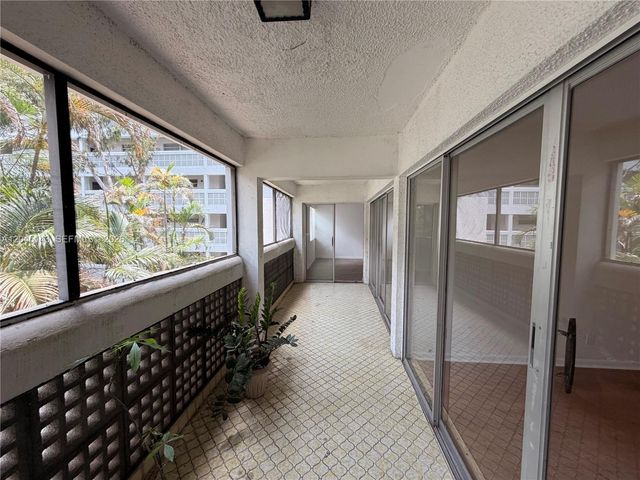 3301 Spanish Moss Terrace 306, Lauderhill, FL 33319