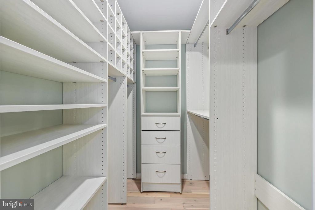 Image 21 of property listing at 2319 GLADE BANK WAY, Reston, VA 20191