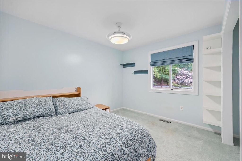 Image 22 of property listing at 2319 GLADE BANK WAY, Reston, VA 20191