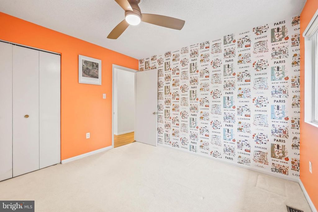 Image 27 of property listing at 2319 GLADE BANK WAY, Reston, VA 20191