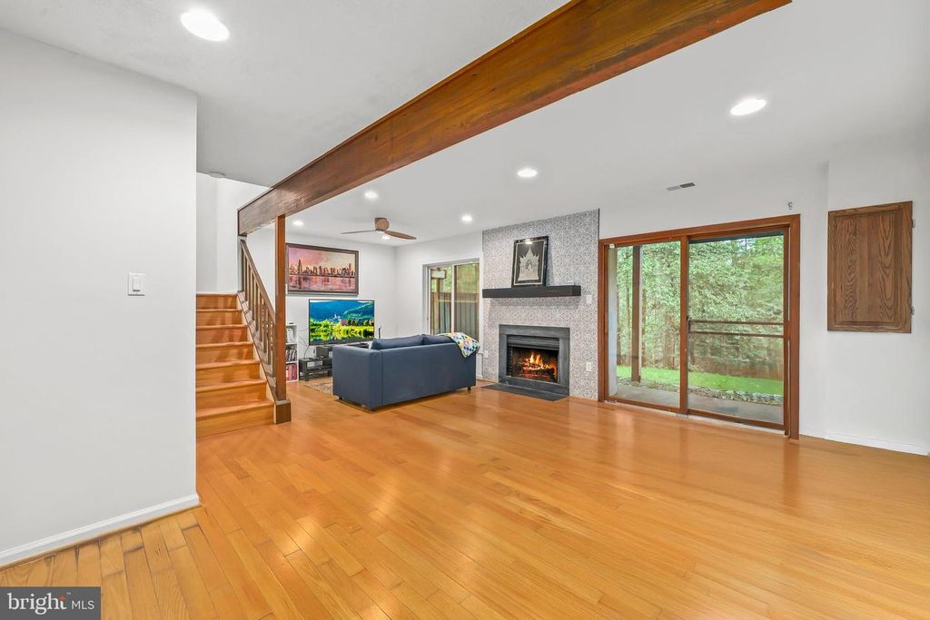 Image 29 of property listing at 2319 GLADE BANK WAY, Reston, VA 20191