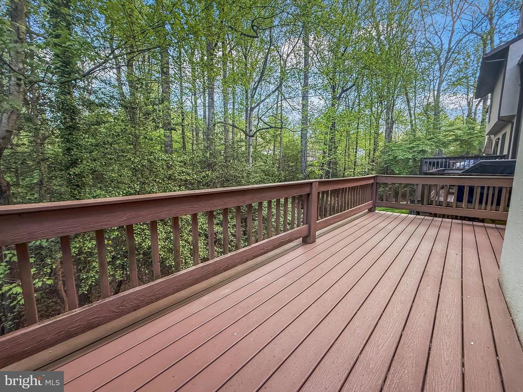Image 34 of property listing at 2319 GLADE BANK WAY, Reston, VA 20191