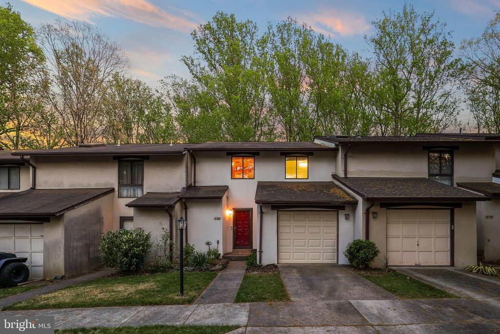 Image 38 of property listing at 2319 GLADE BANK WAY, Reston, VA 20191