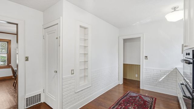 1516 S Kimbrough Avenue, Springfield, MO 65807