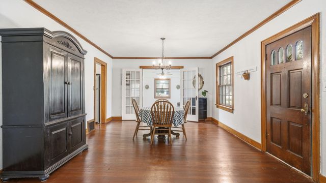 1516 S Kimbrough Avenue, Springfield, MO 65807