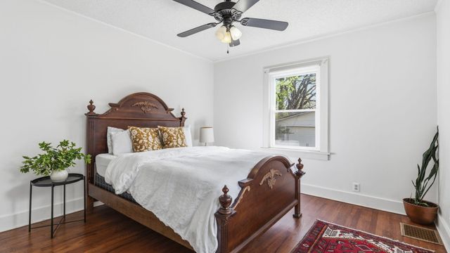 1516 S Kimbrough Avenue, Springfield, MO 65807