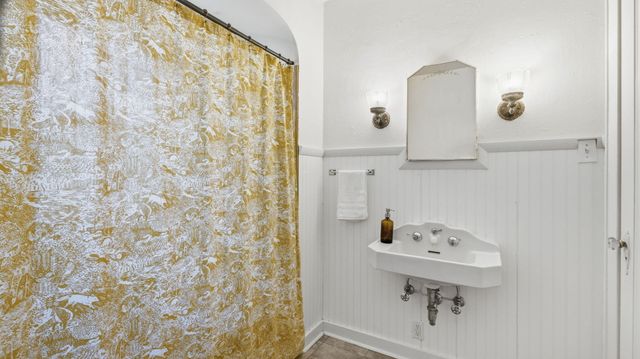 1516 S Kimbrough Avenue, Springfield, MO 65807