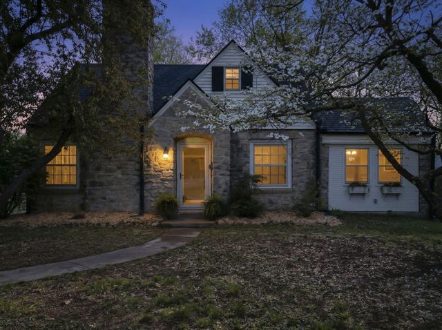 1516 S Kimbrough Avenue, Springfield, MO 65807