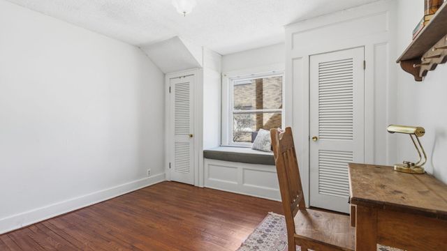 1516 S Kimbrough Avenue, Springfield, MO 65807