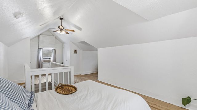 1516 S Kimbrough Avenue, Springfield, MO 65807