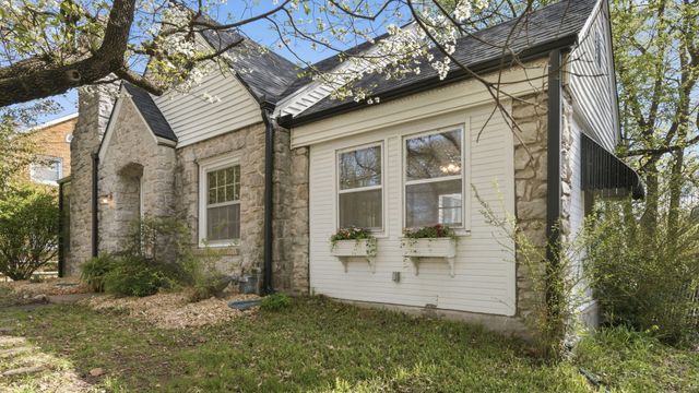 1516 S Kimbrough Avenue, Springfield, MO 65807