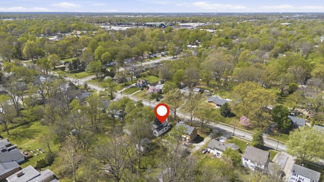 1516 S Kimbrough Avenue, Springfield, MO 65807