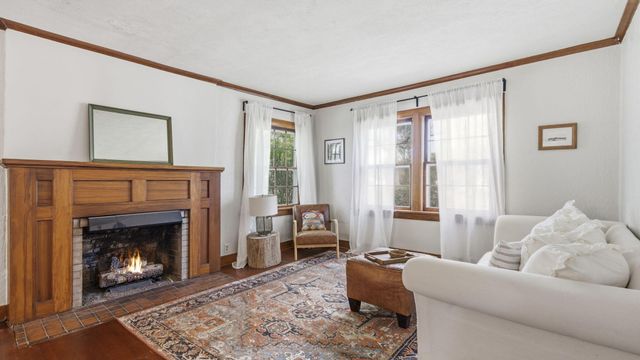 1516 S Kimbrough Avenue, Springfield, MO 65807