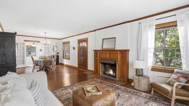 1516 S Kimbrough Avenue, Springfield, MO 65807