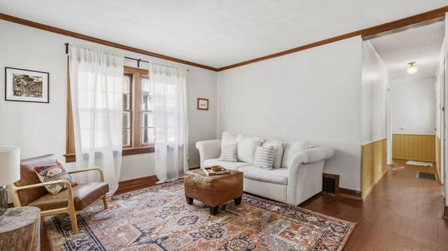 1516 S Kimbrough Avenue, Springfield, MO 65807