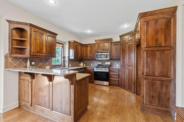 3107 W 155th Terrace, Overland Park, KS 66224