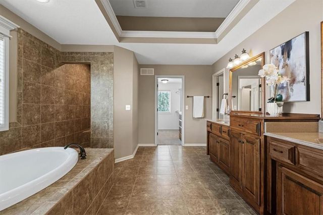 3107 W 155th Terrace, Overland Park, KS 66224