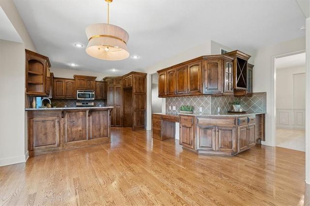3107 W 155th Terrace, Overland Park, KS 66224