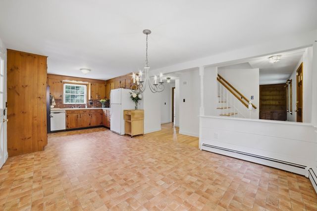 407 Stow Rd, Boxborough, MA 01719