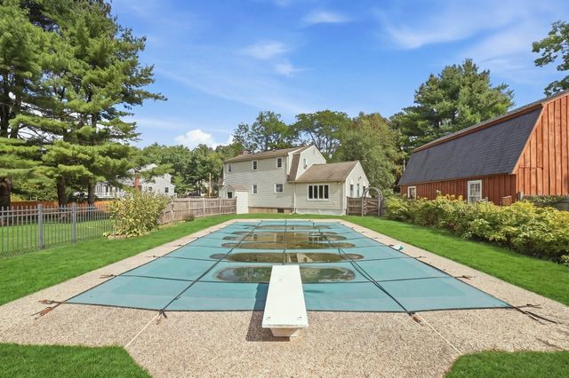 407 Stow Rd, Boxborough, MA 01719