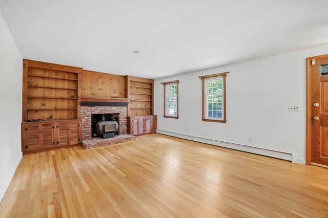 407 Stow Rd, Boxborough, MA 01719