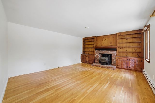 407 Stow Rd, Boxborough, MA 01719