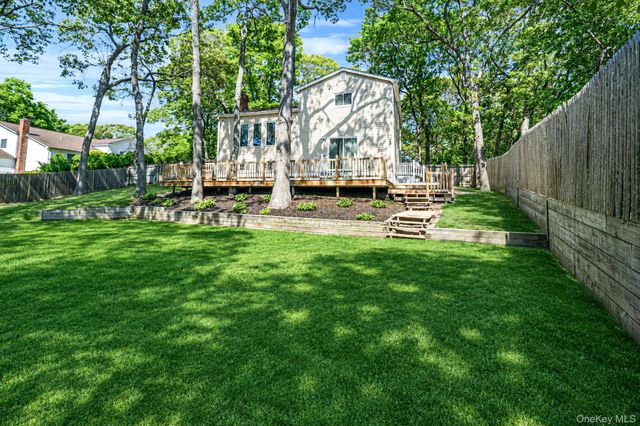 14 Basswood Lane, Farmingville, NY 11738