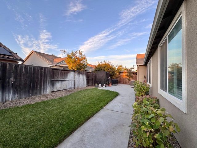 117 Bing Dr, Lodi, CA 95240