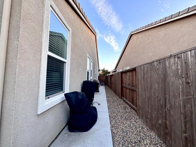 117 Bing Dr, Lodi, CA 95240