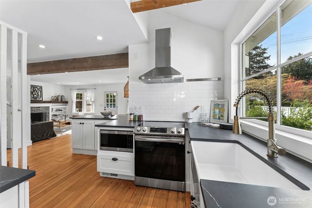 6010 49th Avenue SW, Seattle, WA 98136