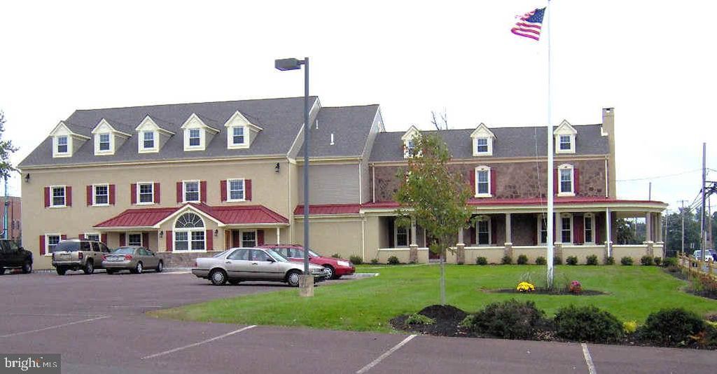 1816 W W W POINT PIKE, LANSDALE, PA 19446 — exterior