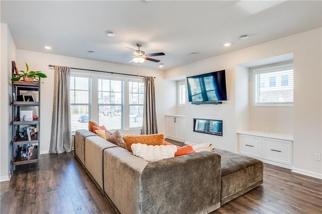 1634 Halbrook SW Place, Marietta, GA 30008