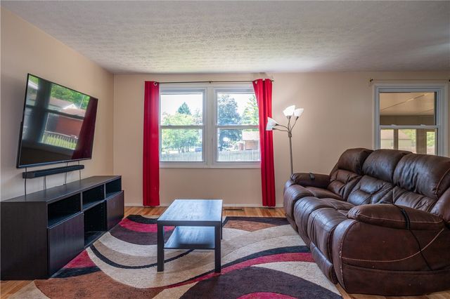 4200 Linchmere Drive, Clayton, OH 45415