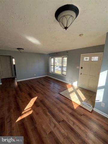 6703 DORMAN ST, Hyattsville, MD 20784