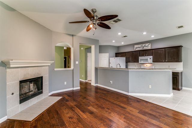 211 Patriot Lane, Euless, TX 76040