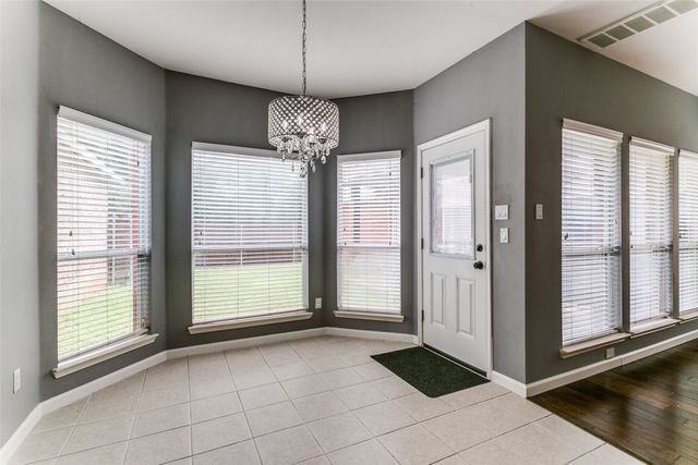 211 Patriot Lane, Euless, TX 76040