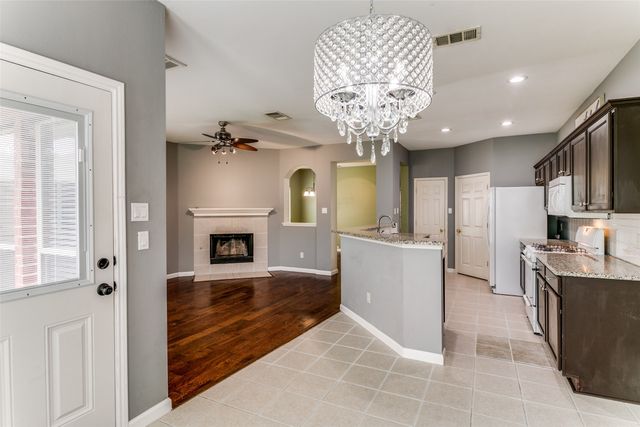 211 Patriot Lane, Euless, TX 76040