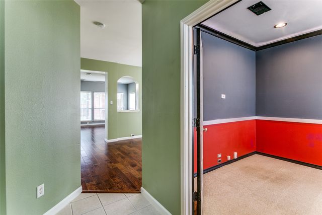 211 Patriot Lane, Euless, TX 76040