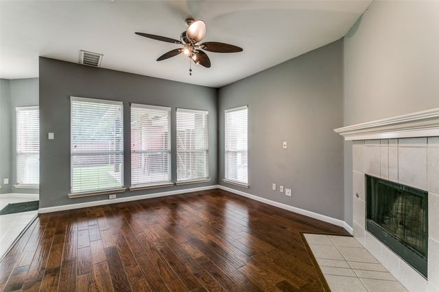 211 Patriot Lane, Euless, TX 76040