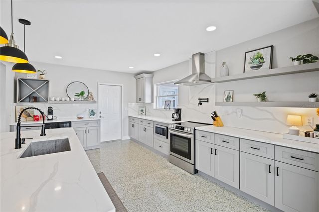 136 BAYSIDE DRIVE, Clearwater Beach, FL 33767