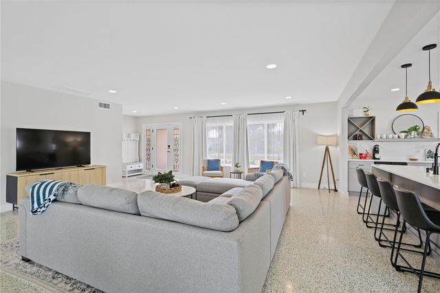 136 BAYSIDE DRIVE, Clearwater Beach, FL 33767