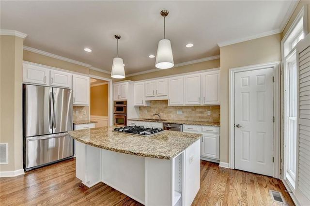 10 Carrington NE Way, Atlanta, GA 30328